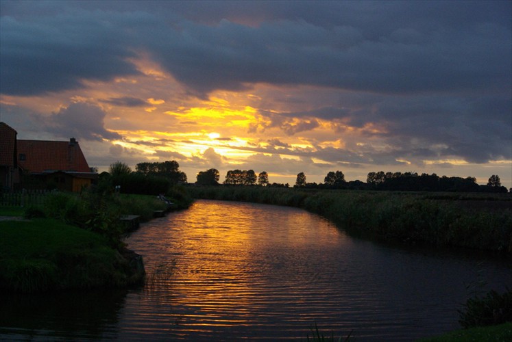 Bootshafen am Abend