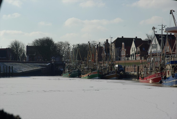 Hafen Greetsiel im Winter